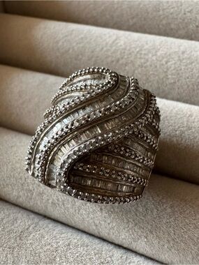 Signed SJ 925 Sterling Silver Diamond Statement Ring Size 8